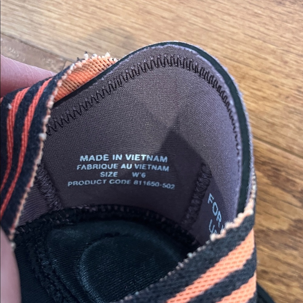 Nike Women’s Barre Wraps/Socks - Picture 5 of 6